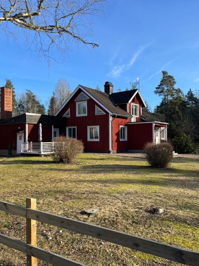 Ljungmanshorva Villa Vimmerby Bagian luar foto